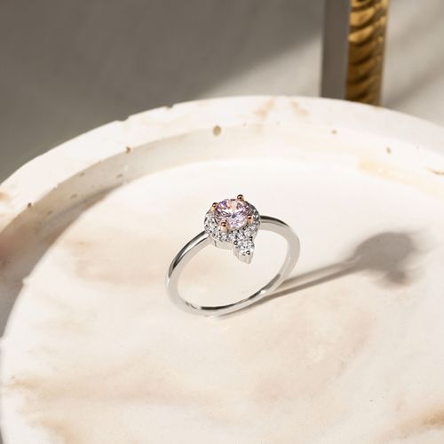 Anel Redondinho de Zircônia Diamond Pink e Zircônias Brancas - Prata 925
