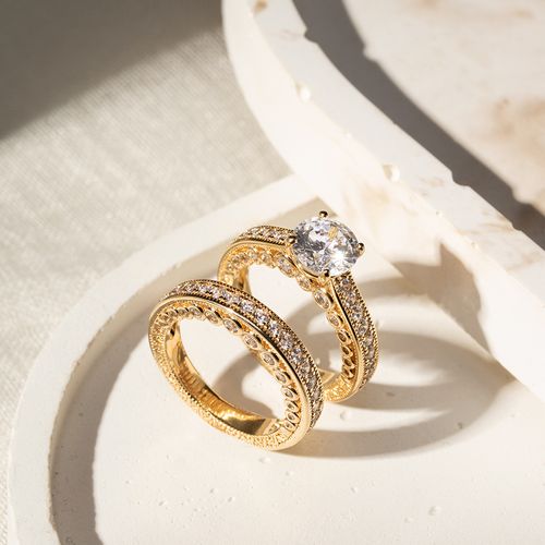 Kit de Anéis Solitário com Aparador Pontos de Zircônias Brancas - Banho de Ouro 18k
