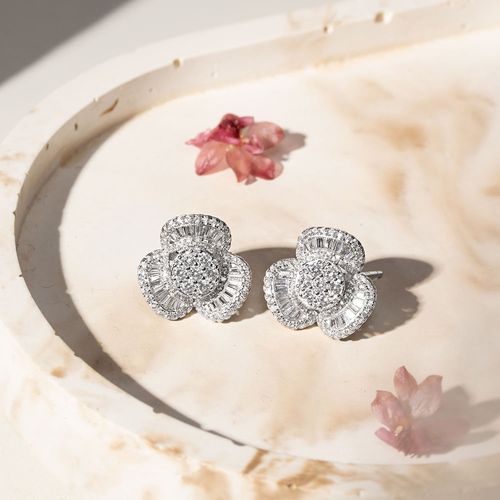 Brinco Flor de Baguetes com Zircônias Brancas - Prata 925
