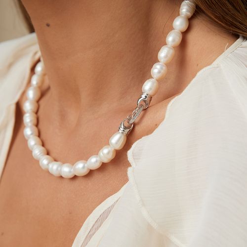 Colar Fecho Berloque com Pérolas Barrocas de Água Doce e Zircônias Brancas 46cm - Prata 925