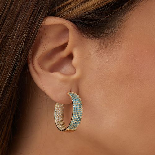 Brinco Argola 28mm com Nano Turquesa e Zircônias Brancas - Banho de Ouro 18k