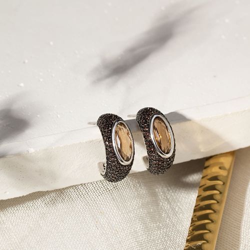 Brinco Argola Oval com Cristal Topázio Fumê e Zircônias Chocolate - Banho de Ródio Branco
