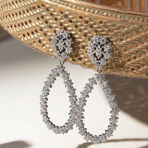 Brinco Flores Vazado Cravejado com Zircônias Brancas - Banho de Ródio Branco