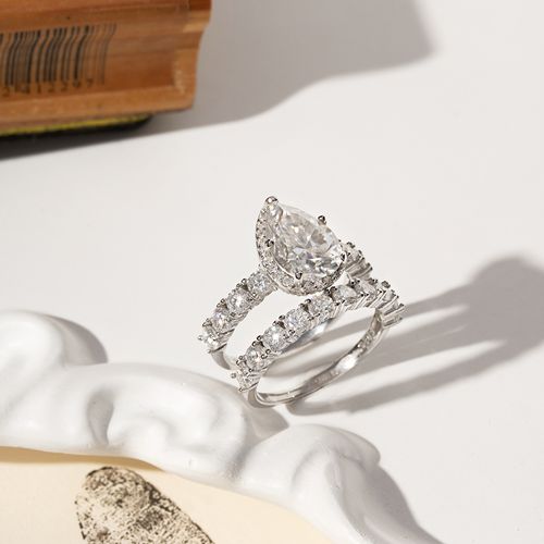 Anel Gota Duplo com Moissanite Lapidação Gota 12x8mm 0,250CT / 25 Pontos D - VVS1 e Zircônias Brancas - Prata 925