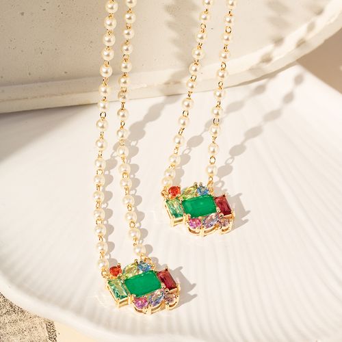 Colar Escapulário Formas de Pérolas Coreanas, Fusion Esmeralda, Cristal Turmalina Rosa, Cristal Paraiba 65cm - Banho de Ouro 18k