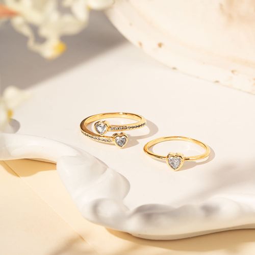 Kit com Dois Anéis de Corações Com Zircônias Brancas - Banho de Ouro 18k