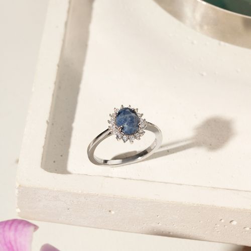 Anel Oval Safira Natural 6x8mm Aprox. 1,5ct com Moissanites Melee de 1,5mm - D VVS1 - Prata 925