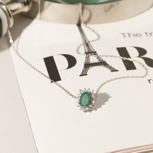 Colar Oval Esmeralda Natural 6x8mm Aprox. 1,1ct com Moissanites Melee de 1,5mm - D VVS1 50cm - Prata 925