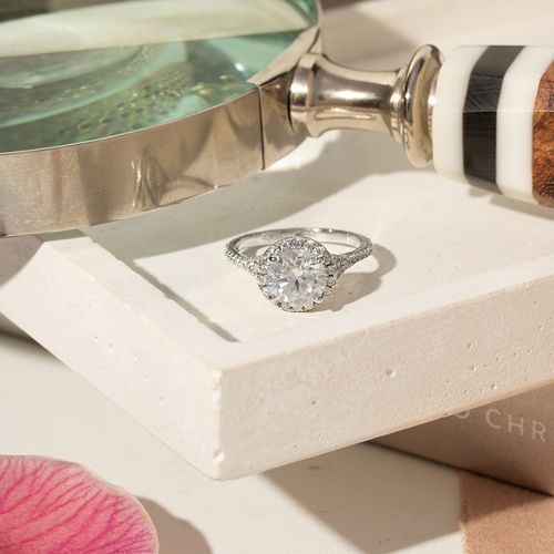 Anel Solitário Moissanite Lapidação Brilhante 8mm 2,0CT/200 Pontos D - VVS1 - Prata 925