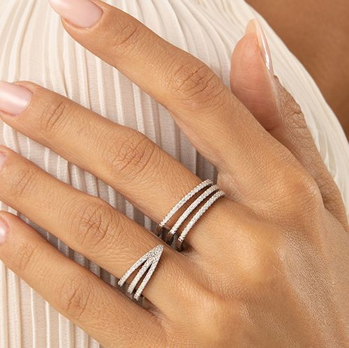 Anel Curvado com Zircônias Brancas - Prata 925