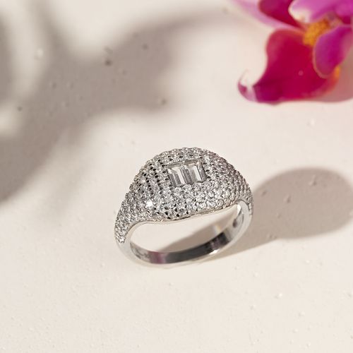 Anel Dedinho Cravejado com Zircônias Brancas - Prata 925