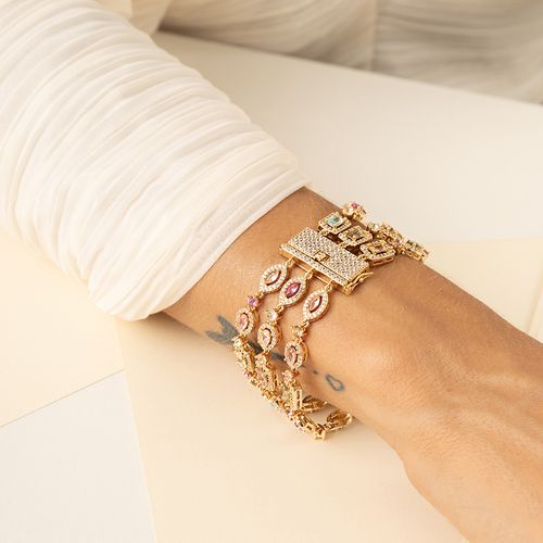 Pulseira Formas Maxi com Cristal Turmalina Rosa, Cristal Topázio Azul, Cristal Rodolita e Zircônias Brancas 17,5cm - Banho de Ouro 18k