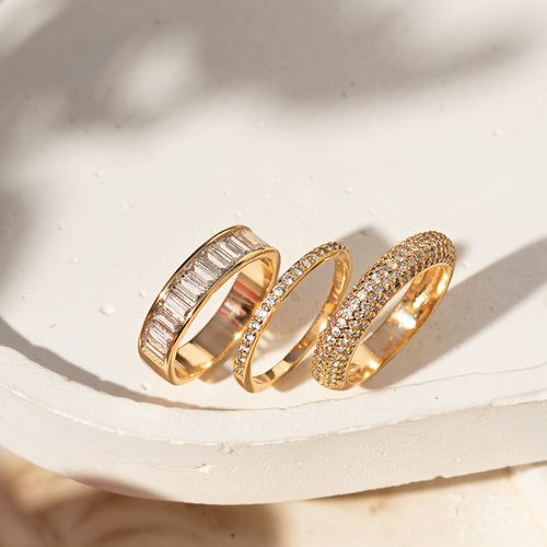 Kit com 3 Anéis Meia Alianças Cravejadas com Zircônias Brancas - Banho de Ouro 18k