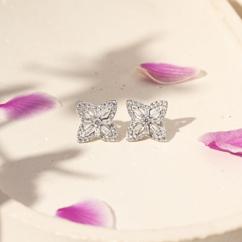 Brinco Flor Baguetes com Zircônias Brancas - Prata 925