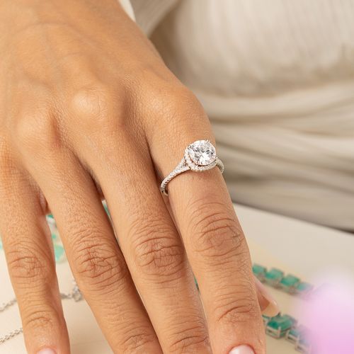 Anel Quadrado com Zircônia Premium 5A e Zircônias Brancas - Prata 925