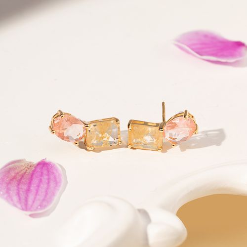 Brinco Earcuff Oval e Retângulo com Cristal Quartzo Rosa e Cristal Rutilado - Banho de Ouro 18k