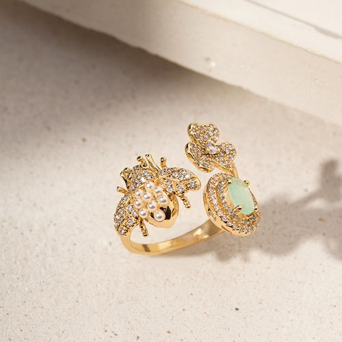 Anel Oval Abelha e Trevo com Fusion Esmeralda Colombiana, Zircônias Paraíba e Brancas - Banho de Ouro 18k