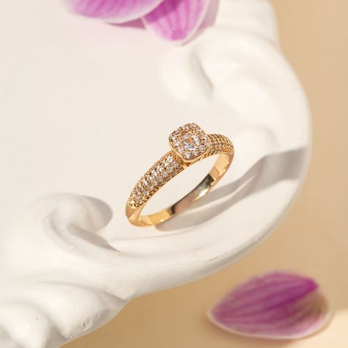 Anel Solitário Quadradinho com Zircônias Brancas - Banho de Ouro 18k