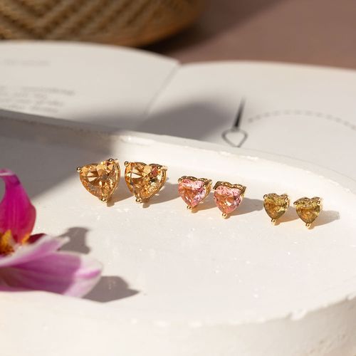 Kit com 3 Pares de Brincos de Corações de Cristal Turmalina Cravejado com Zircônias Brancas 5x5 6x6 8x8- Banho de Ouro 18k