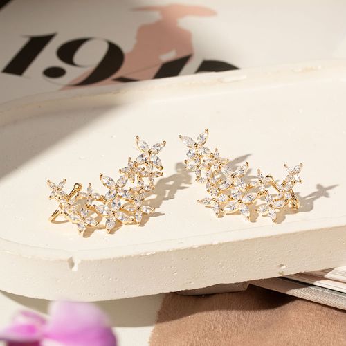 Brinco Earcuff Flores Navetes com Zircônias Brancas - Banho de Ouro 18k