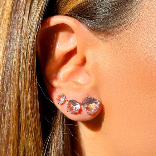Kit com 3 Pares de Brincos Top Redondos 6mm/8mm/10mm com Cristal Quartzo Rosa - Banho de Ouro 18k