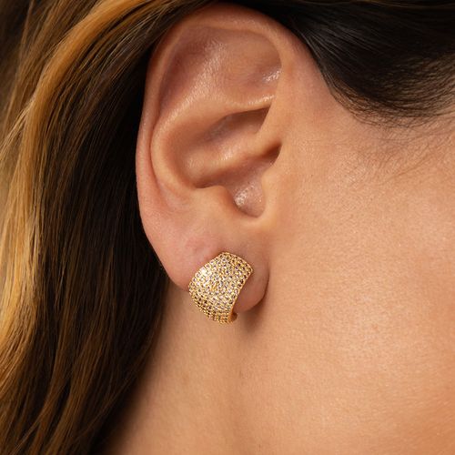 Brinco Curvado com Zircônias Brancas - Banho de Ouro 18k