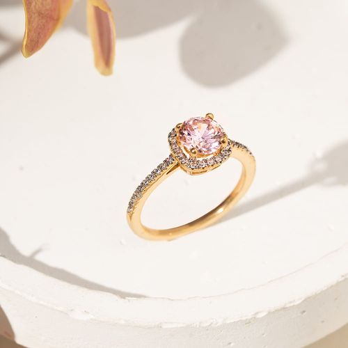 Anel Redondo com Cristal Diamond Pink e Zircônias Brancas - Banho de Ouro 18k
