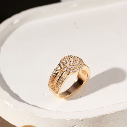 Anel Redondo Cravejado com Zircônias Brancas - Banho de Ouro 18k