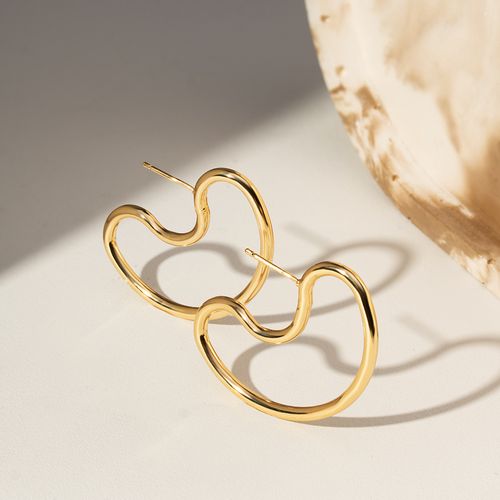 Brinco Curvas Liso - Banho de Ouro 18k