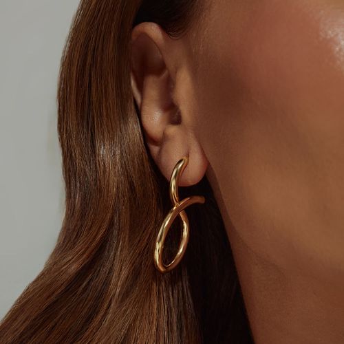 Brinco Liso Argola Torcida - Banho de Ouro 18k