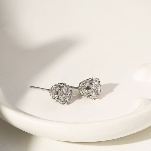 Brinco Florzinha Cravejada com Zircônias Brancas - Prata 925