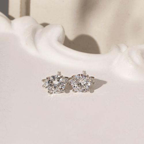 Brinco Top Ponto de Luz com Zircônias Brancas - Prata 925