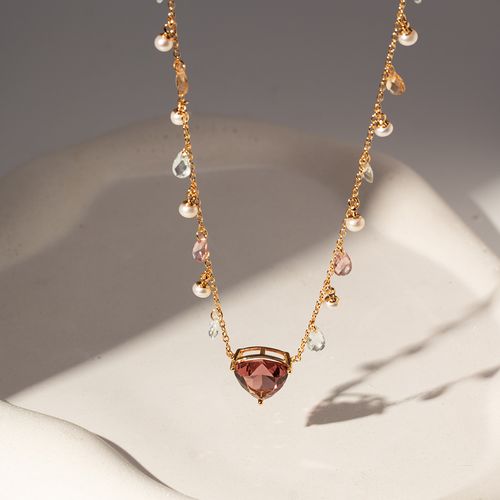 Colar Trillion com Cristal Rodolita, Pérolas de água Doce e Cristais Topázio Azul e Citrino 50cm - Banho de Ouro 18k