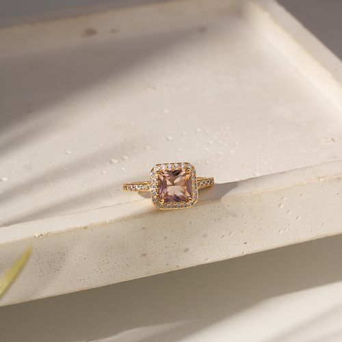 Anel Quadrado Cristal Rodolita e Zircônias Brancas - Banho de Ouro 18k