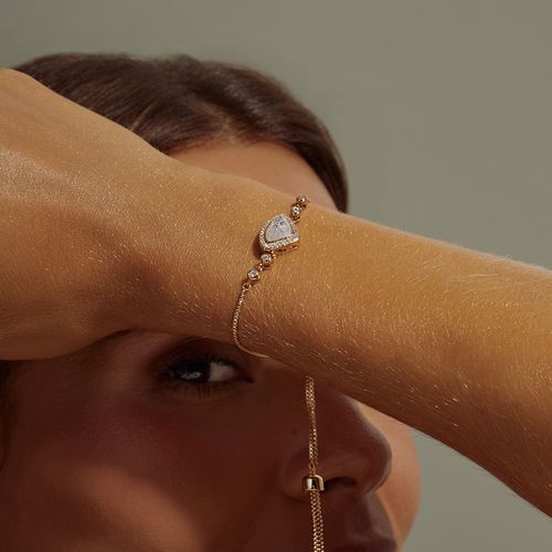 Pulseira Triangular de Cristal Ice Rutilado nos Tons de Opala e Zircônias Brancas com Fecho Regulável e Tassel - Banho de Ouro 18k