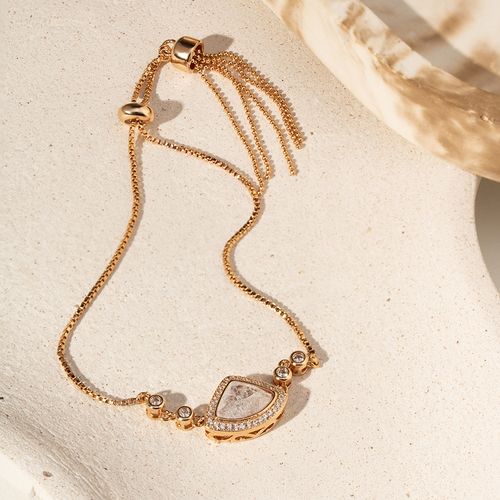 Pulseira Triangular de Cristal Ice Rutilado nos Tons de Opala e Zircônias Brancas com Fecho Regulável e Tassel - Banho de Ouro 18k