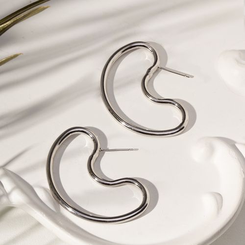 Brinco Curvas Liso - Banho de Ródio Branco