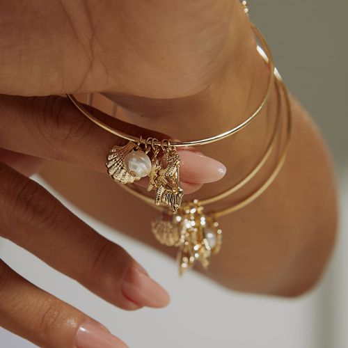 Bracelete Patuá com Pingentes de Pérola, Concha, Estrela do Mar, Figa e Le Sardine - Banho de Ouro 18k