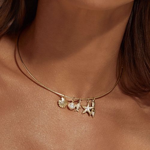 Gargantilha Patuá com Pingentes de Pérola, Concha, Estrela do Mar, Figa e Le Sardine - Banho de Ouro 18k