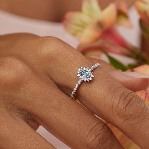 Anel Ovalzinho com Zircônia Fancy London Blue e Zircônias Brancas - Prata 925