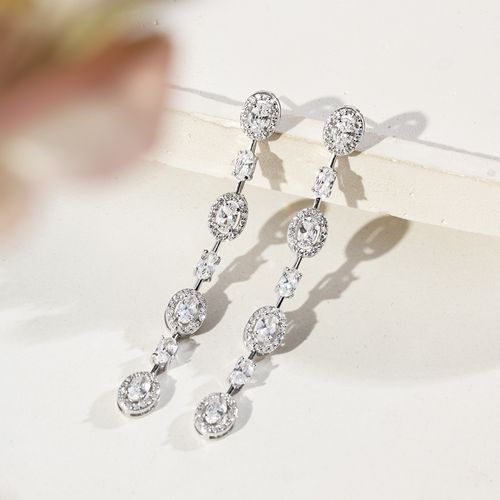 Brinco Longo Ovais com Zircônias Brancas 5A - Prata 925