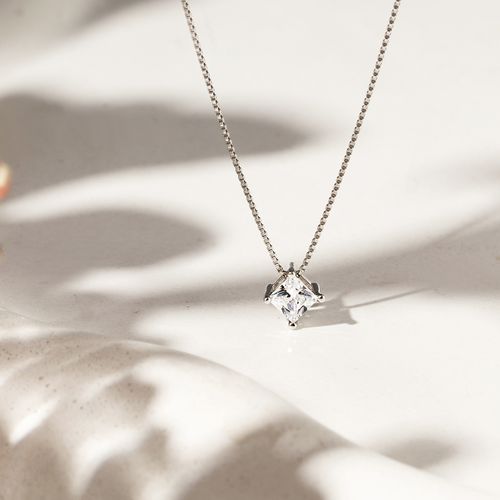 Colar Quadrado Ponto de Luz 4x4 com Zircônia Branca 45cm - Prata 925