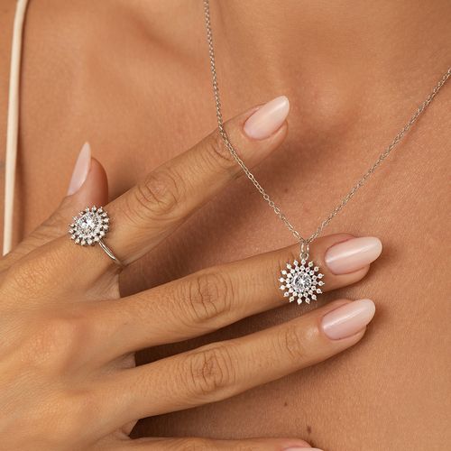 Conjunto Sol com Brinco, Colar 50cm e Anel de Zircônias Brancas - Banho de Ródio Branco
